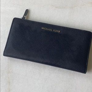 Michael Kors Jet Set Travel Wallet